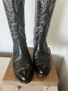 Tony Lama Vintage western cowgirl boots size 6.5 bullhide classic style